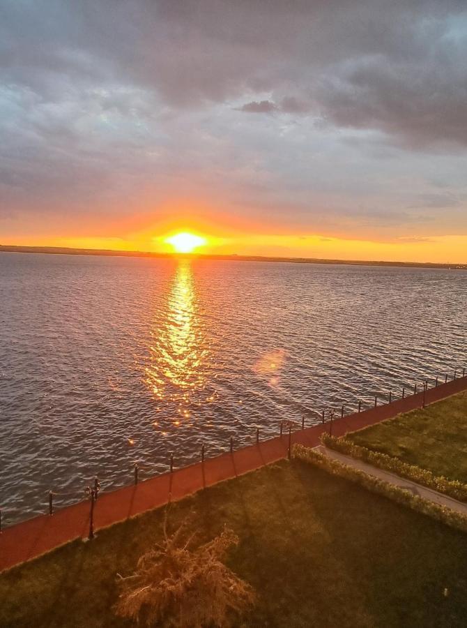 Deluxe Lake View Mamaia Eksteriør bilde